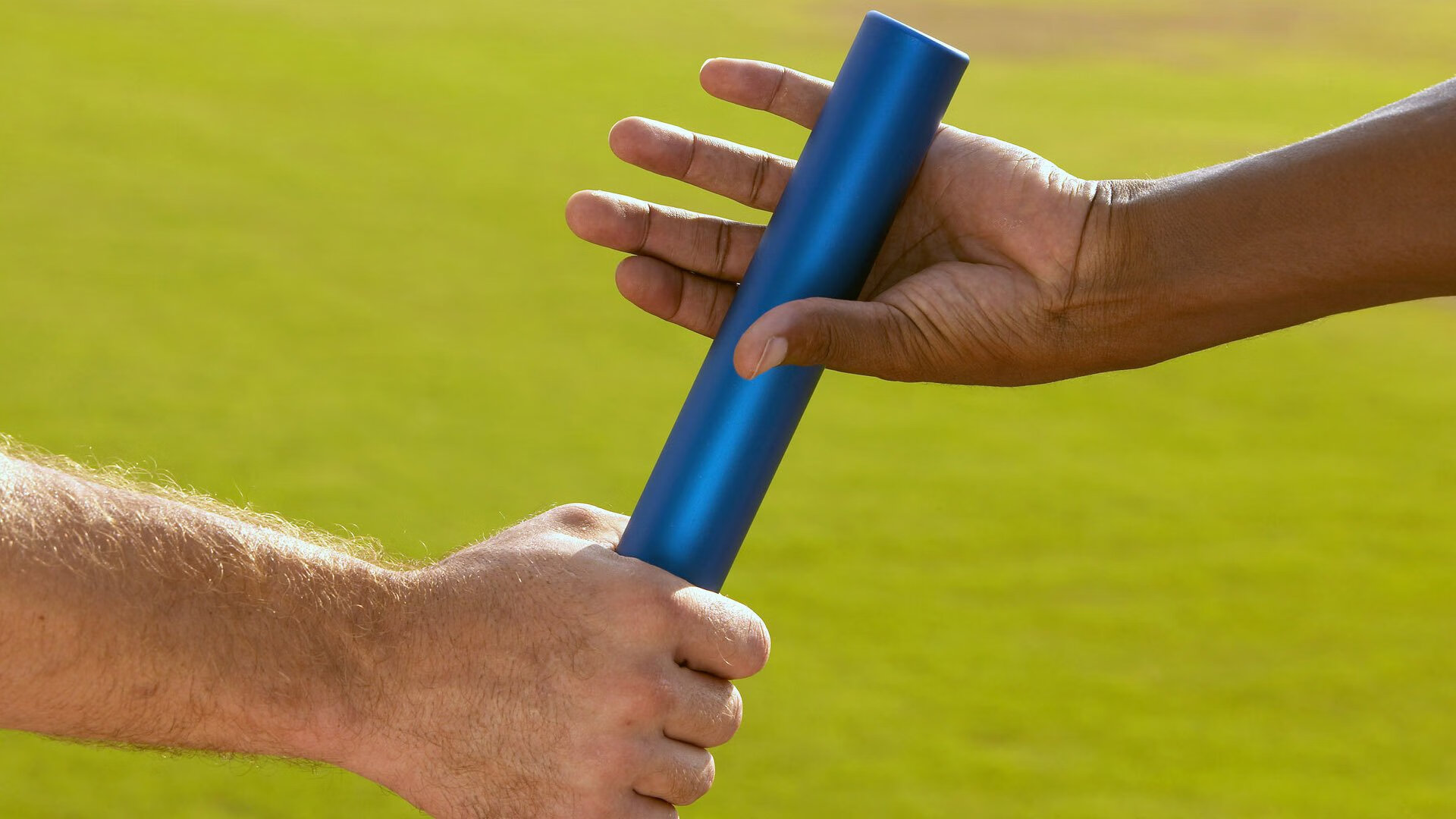 爱游戏官方网站-“登顶热潮，冠军争夺战火不断升级”，冠军盛典