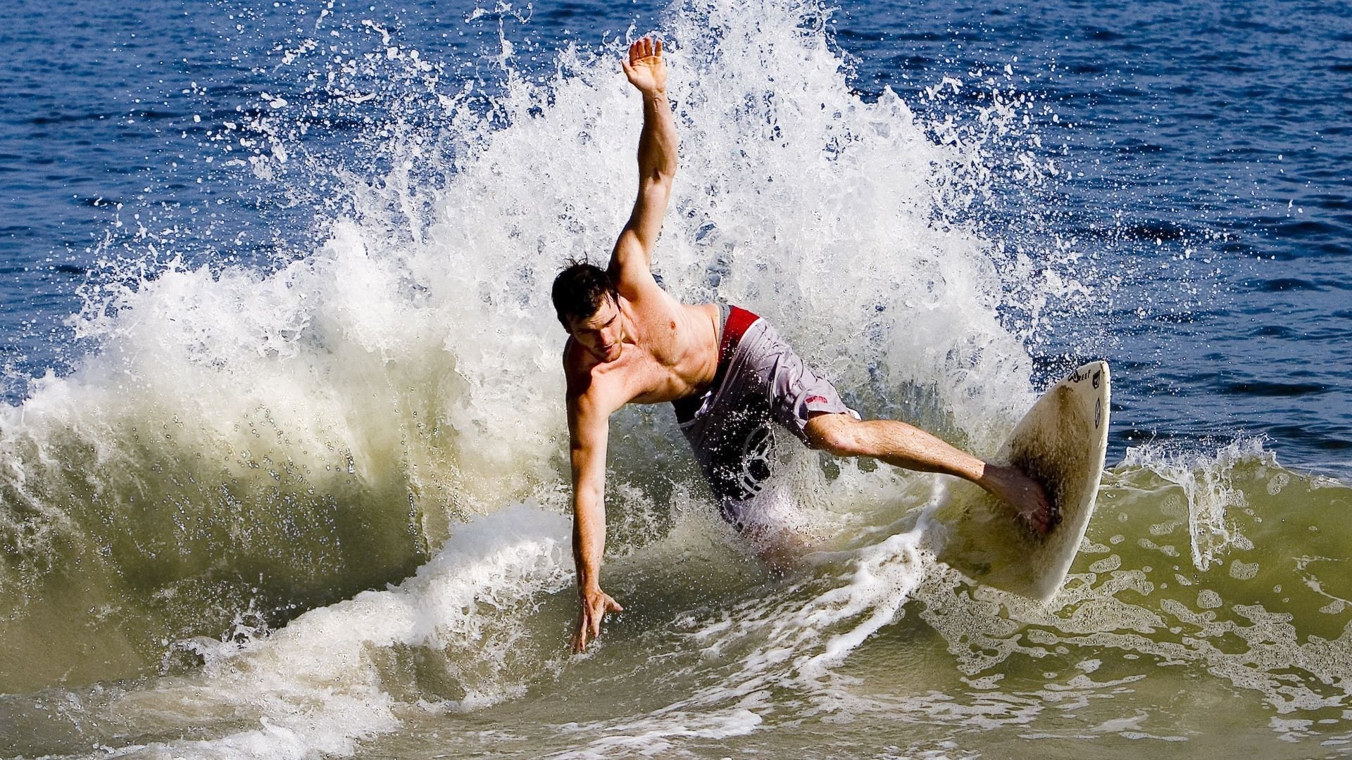 爱游戏体育在线赛事-托桑·埃夫布奥姆万成为NBA市场营销焦点，埃托奥 布冯